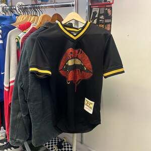 Hudson Outerwear Glitter Lips Mesh Baseball Jersey Black/Yellow
